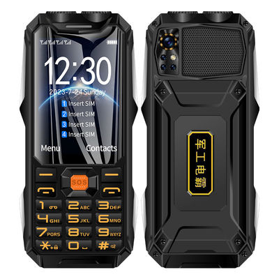 Q9 Botão Telefone Móvel 3.5 polegadas 4 Cartão SIM 4500mAh Bluetooth Lâmpada de mão FM Rádio 2G